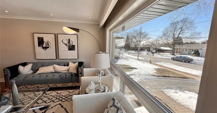 Main-123 Bowman Avenue, Whitby, ON, L1N 3T7 - 3