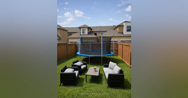 16 Sigford Street N, Whitby, ON, L1P 0N9 - 9