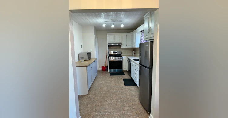 1409 Tremblay Street, Oshawa, ON, L1J 3X7 - 3