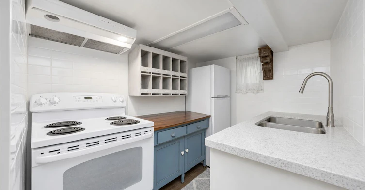 Lower-43 Stanhope Avenue, Toronto, ON, M4K 3N4 - 6