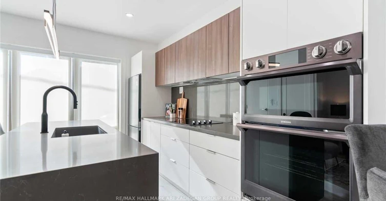 2-16 Minto Street, Toronto, ON, M4L 1B6 - 11