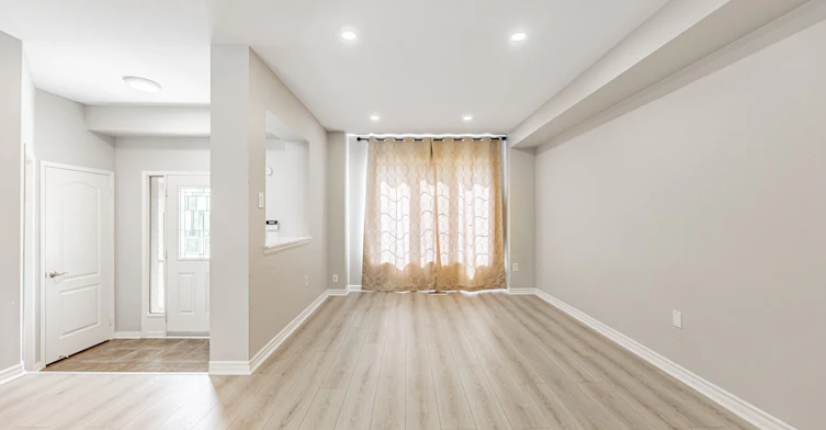 6 Dollery Gate, Ajax, ON, L1T 0G7 - 2