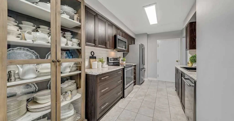 25 Mondeo Drive, Toronto, ON, M1P 5B6 - 10