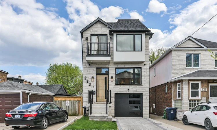 223 Queensdale Avenue