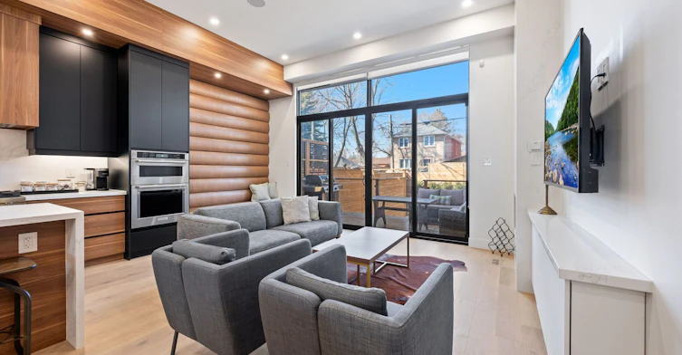 2B Holmstead Avenue, Toronto, ON, M4B 1T1 - 8