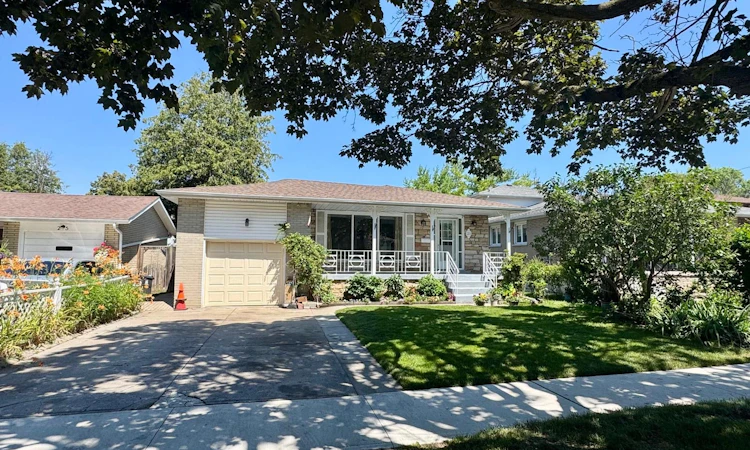 23 Donnacona Crescent