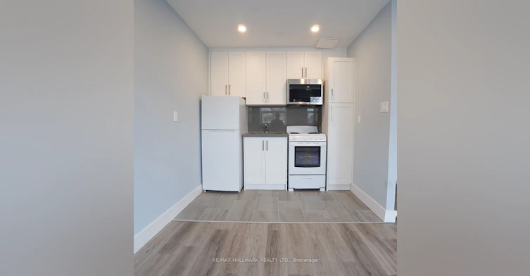 5-1 Hannaford Street, Toronto, ON, M4E 1S3 - 4