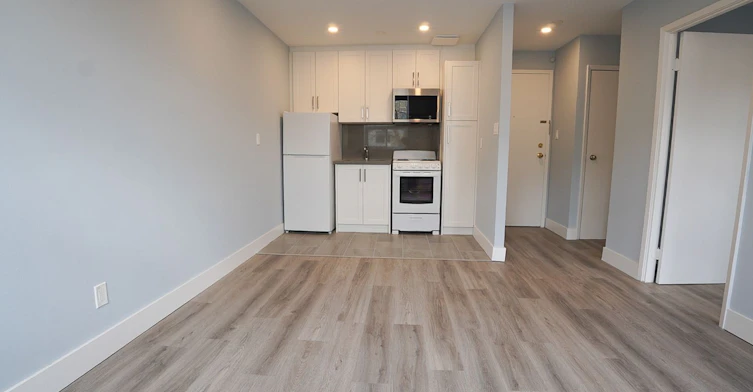 5-1 Hannaford Street, Toronto, ON, M4E 1S3 - 3