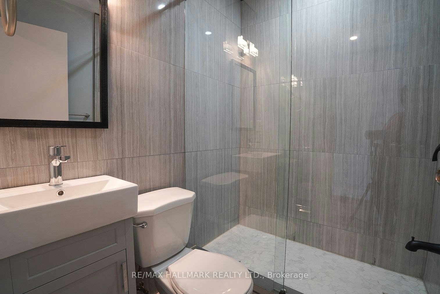 5-1 Hannaford Street, Toronto, ON, M4E 1S3 - 7