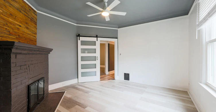 Main Floor-405 Kingston Road, Toronto, ON, M4L 1V1 - 9
