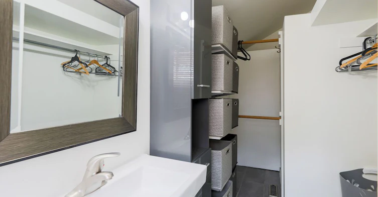 Main Floor-405 Kingston Road, Toronto, ON, M4L 1V1 - 12