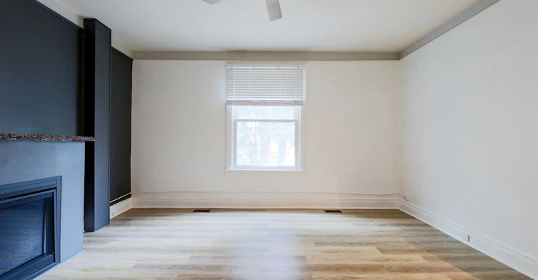 Main Floor-405 Kingston Road, Toronto, ON, M4L 1V1 - 4