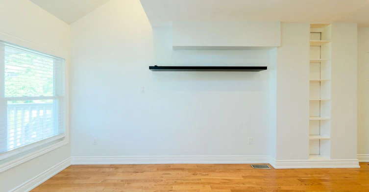 527 Craven Road, Toronto, ON, M4L 2Z6 - 6