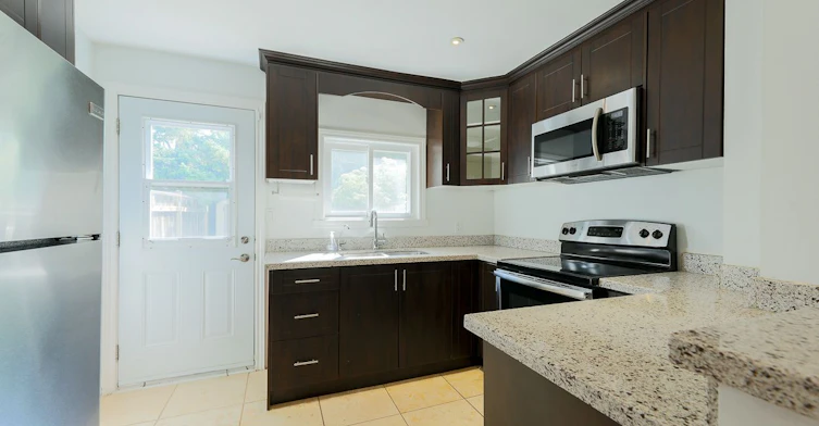 527 Craven Road, Toronto, ON, M4L 2Z6 - 15