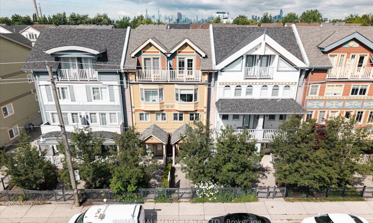 82 Woodbine Avenue