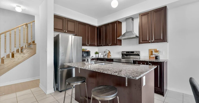 5 Thelma Drive, Whitby, ON, L1P 0N3 - 3