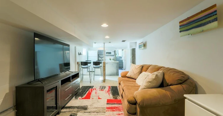 Bsmt-70 Carlaw Avenue, Toronto, ON, M4M 2R7 - 9