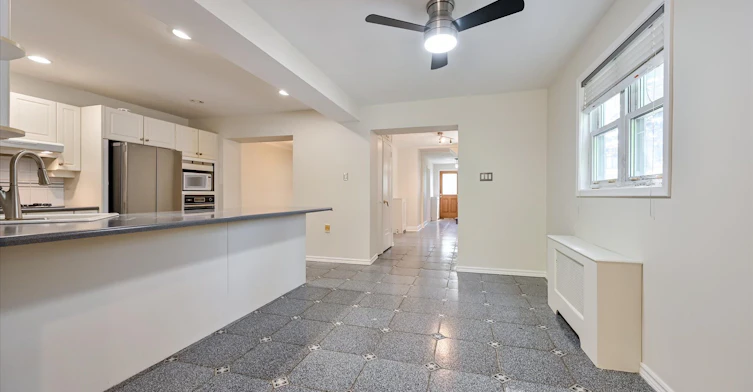 Main-32 Marilyn Crescent, Toronto, ON, M4B 3C6 - 12