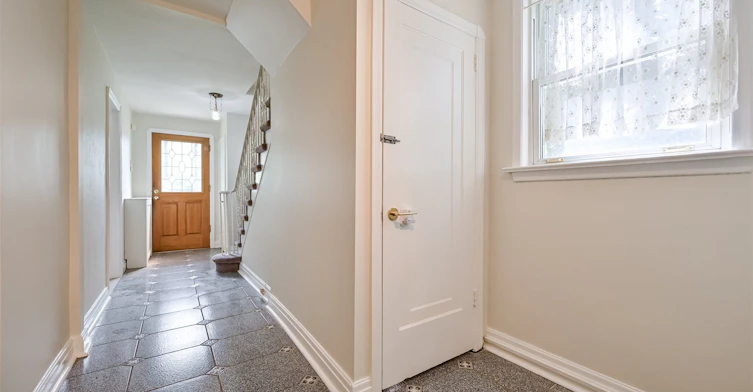 Main-32 Marilyn Crescent, Toronto, ON, M4B 3C6 - 4
