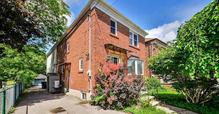 Main-32 Marilyn Crescent, Toronto, ON, M4B 3C6
