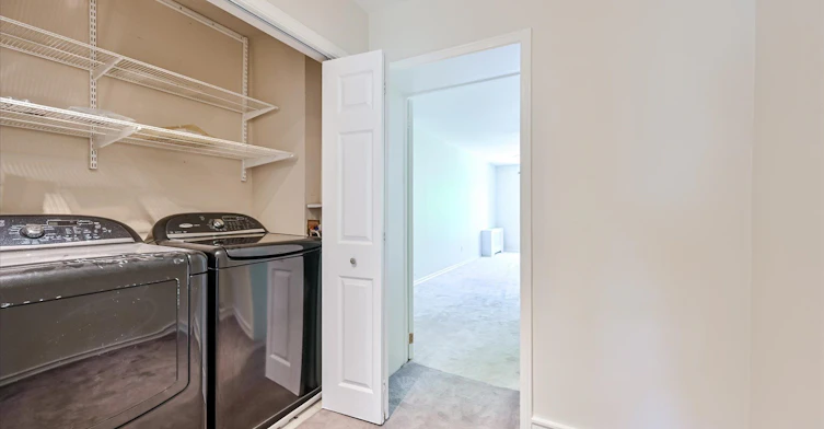 Main-32 Marilyn Crescent, Toronto, ON, M4B 3C6 - 22