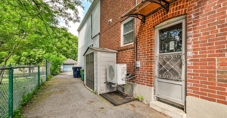 Main-32 Marilyn Crescent, Toronto, ON, M4B 3C6 - 32