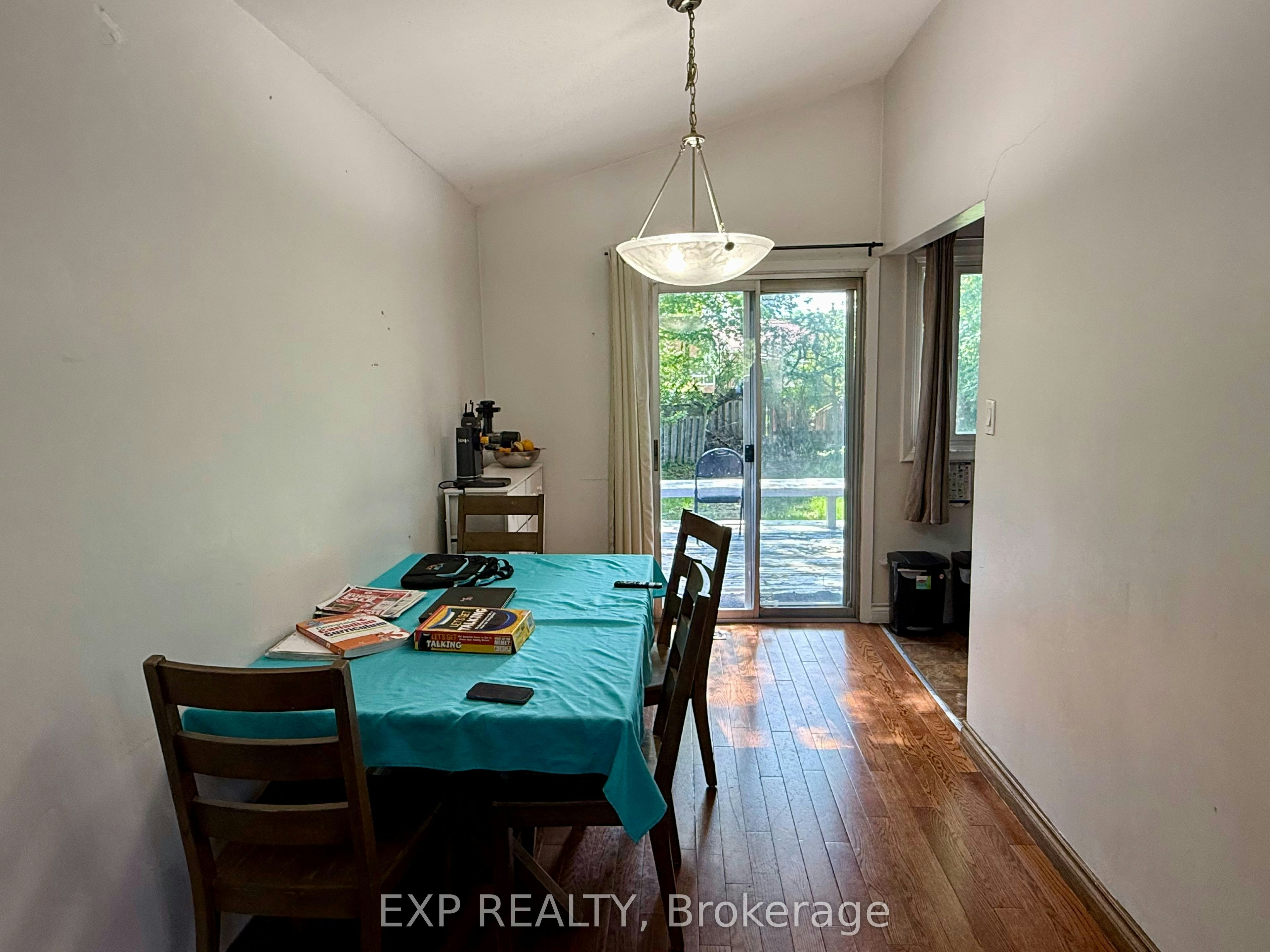 Upper-6 Mid Pines Road, Toronto, ON, M1G 2L6 - 3