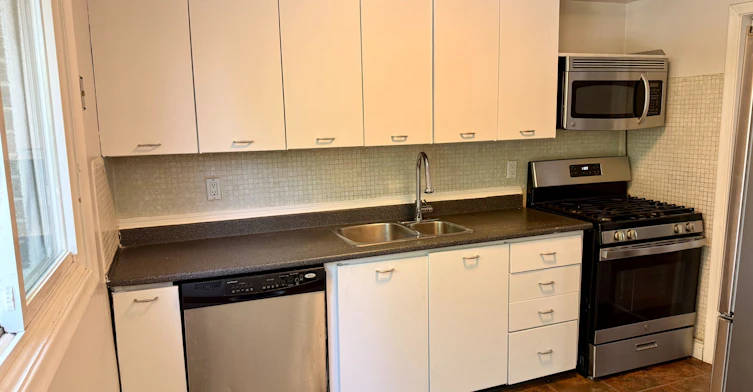 Upper-6 Mid Pines Road, Toronto, ON, M1G 2L6 - 8