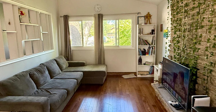 Upper-6 Mid Pines Road, Toronto, ON, M1G 2L6