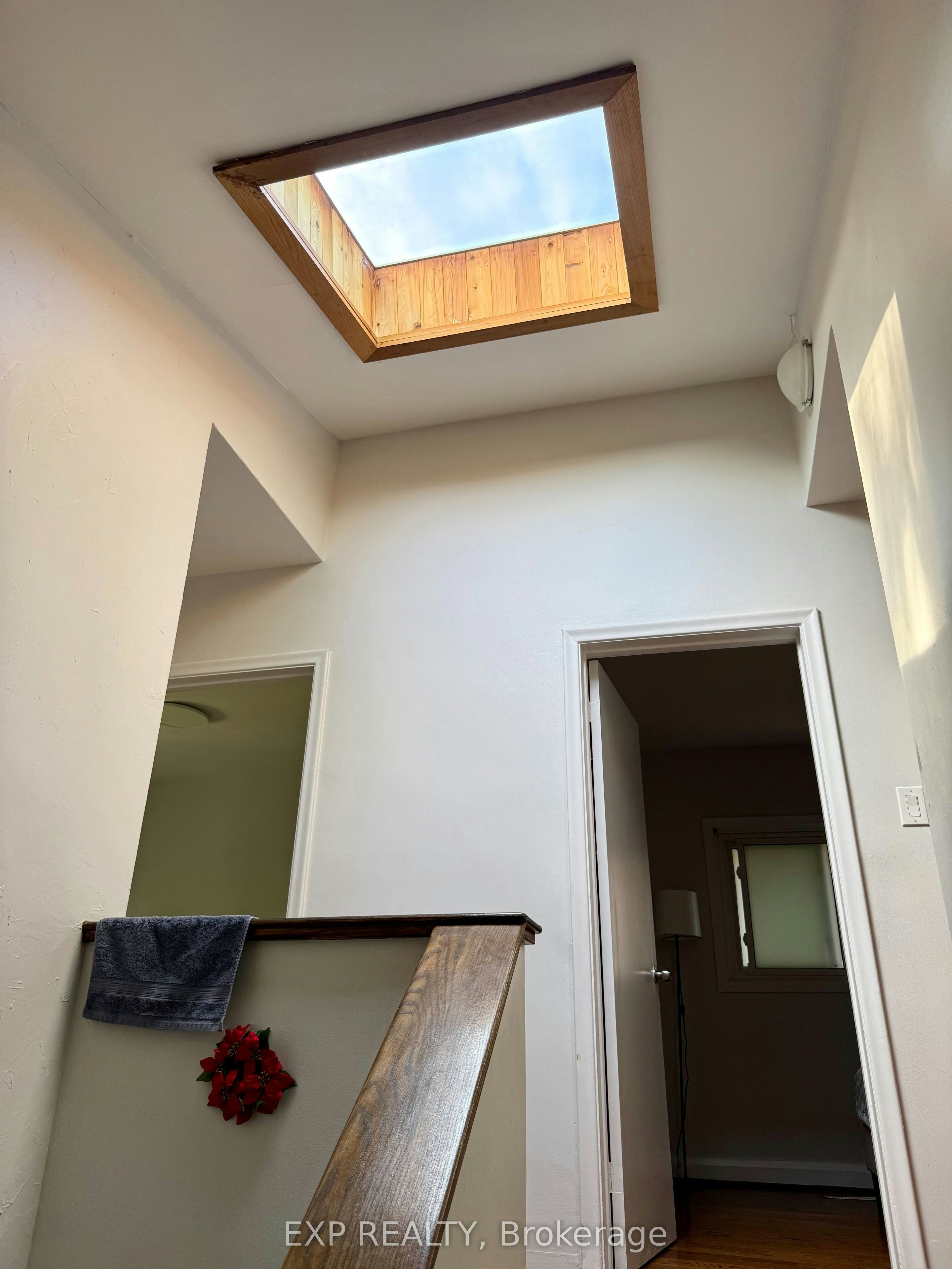 Upper-6 Mid Pines Road, Toronto, ON, M1G 2L6 - 19