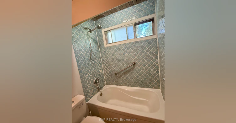 Upper-6 Mid Pines Road, Toronto, ON, M1G 2L6 - 17