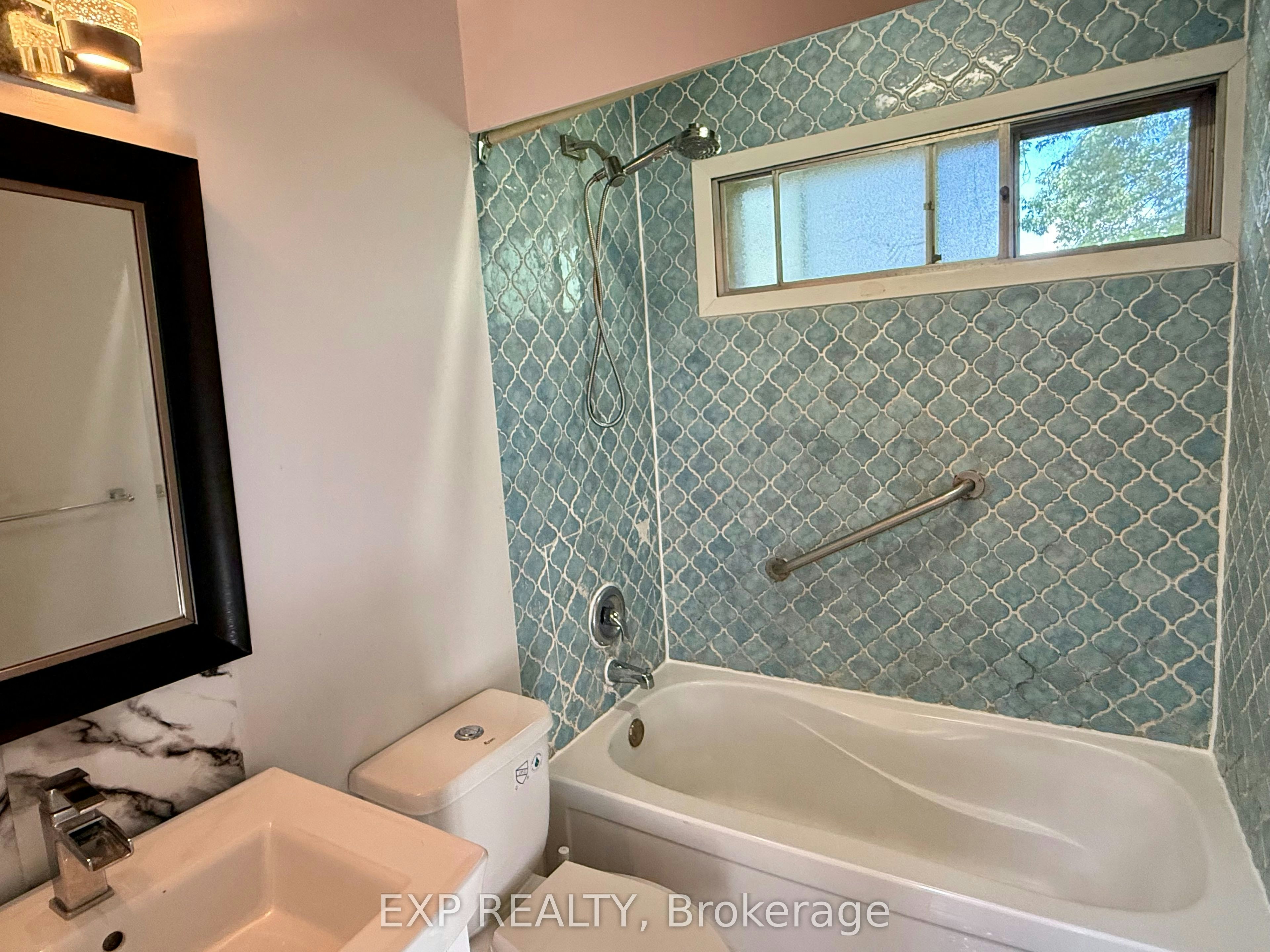 Upper-6 Mid Pines Road, Toronto, ON, M1G 2L6 - 18