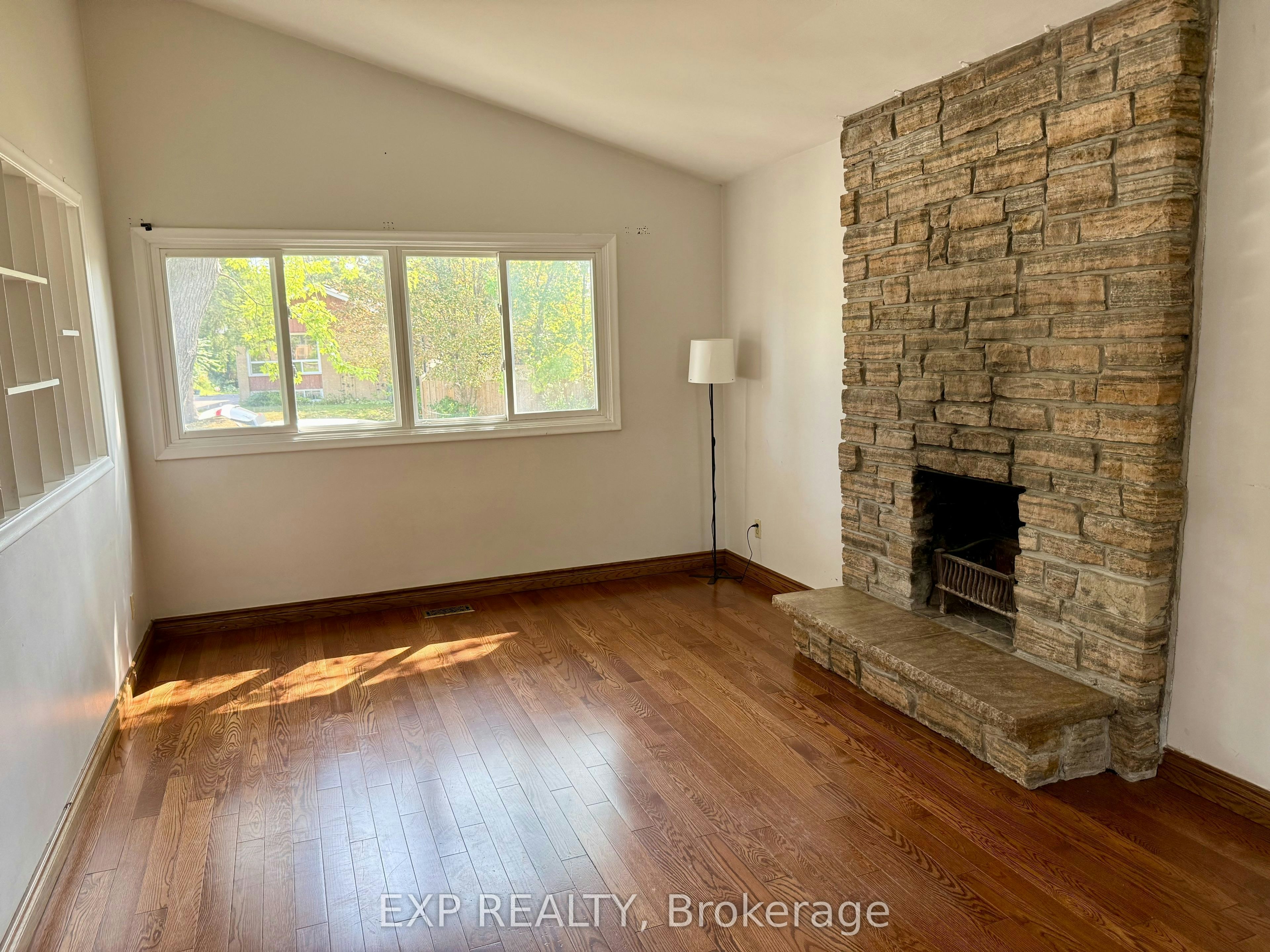 Upper-6 Mid Pines Road, Toronto, ON, M1G 2L6
