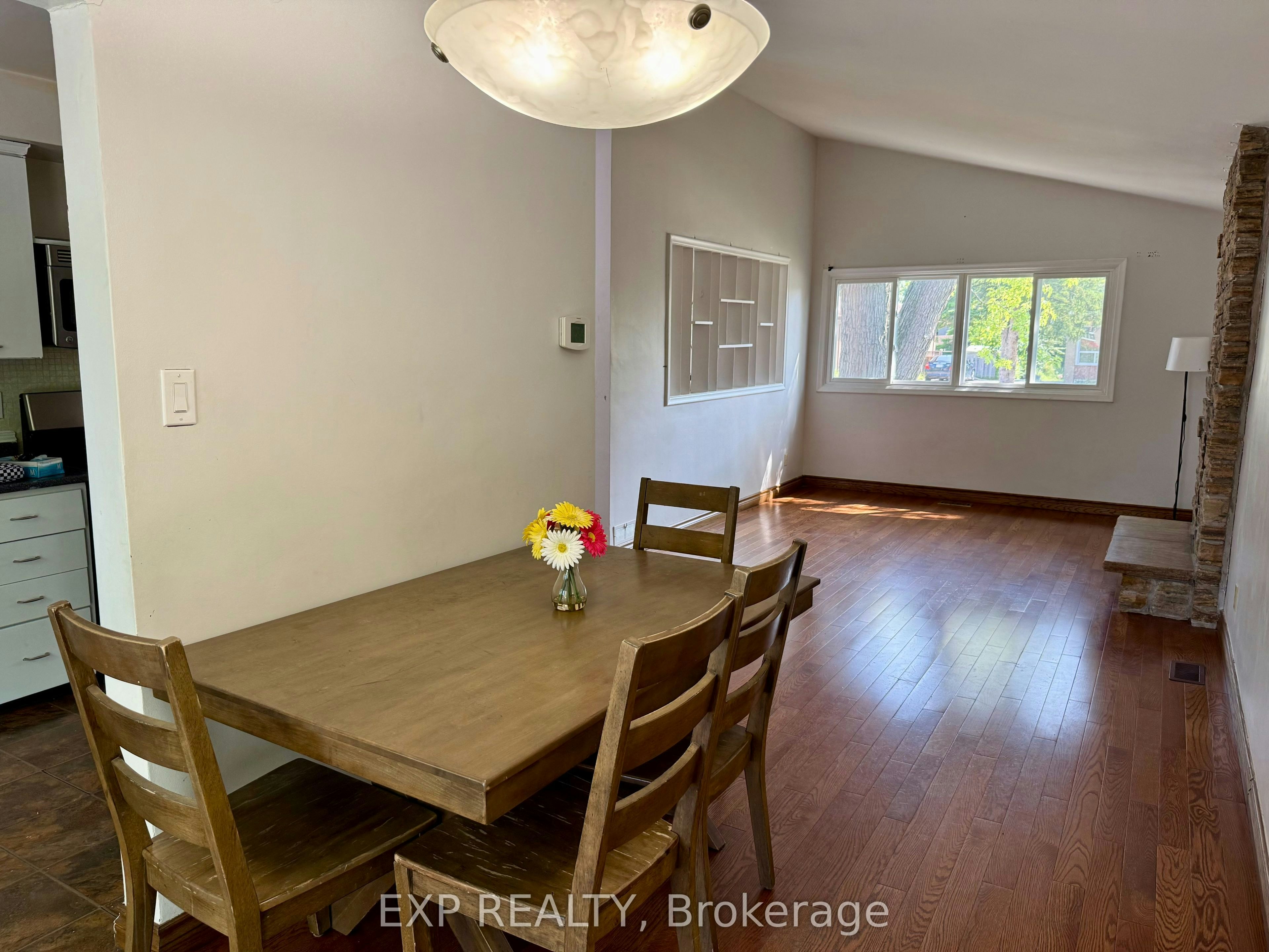Upper-6 Mid Pines Road, Toronto, ON, M1G 2L6 - 5