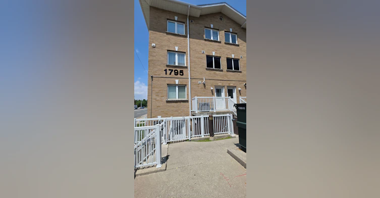 210-1795 Markham Road E, Toronto, ON, M1B 2Z7
