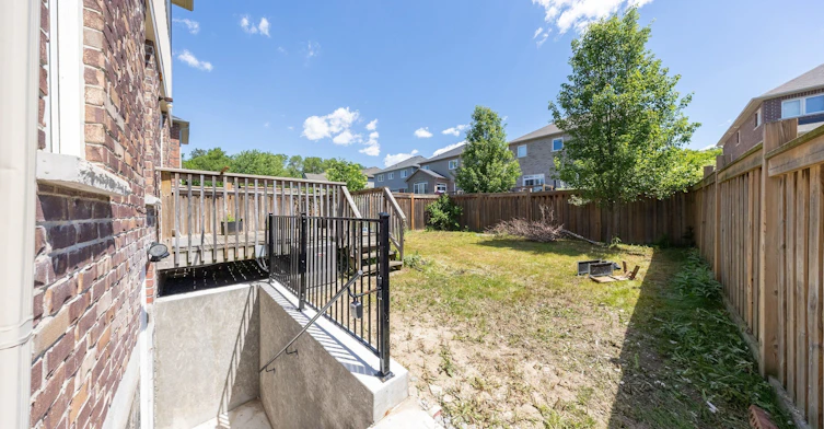 BSMT-23 Gordon Cowling Street, Clarington, ON, L1E 0G7 - 2