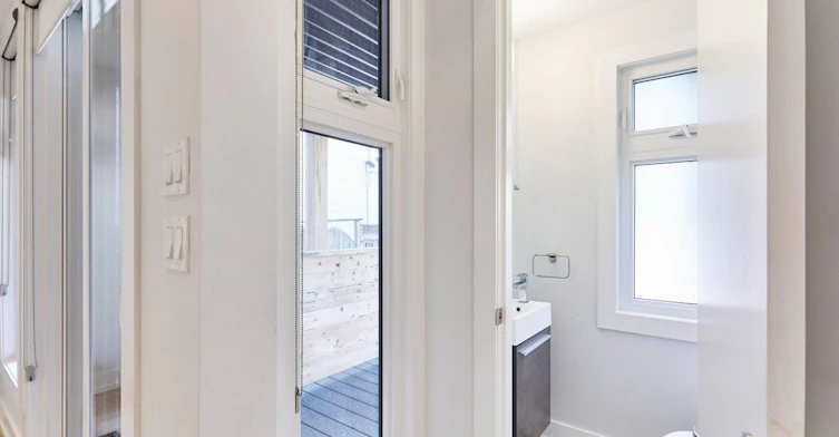 Main/Upper-38 Shudell Avenue, Toronto, ON, M4J 1C7 - 17