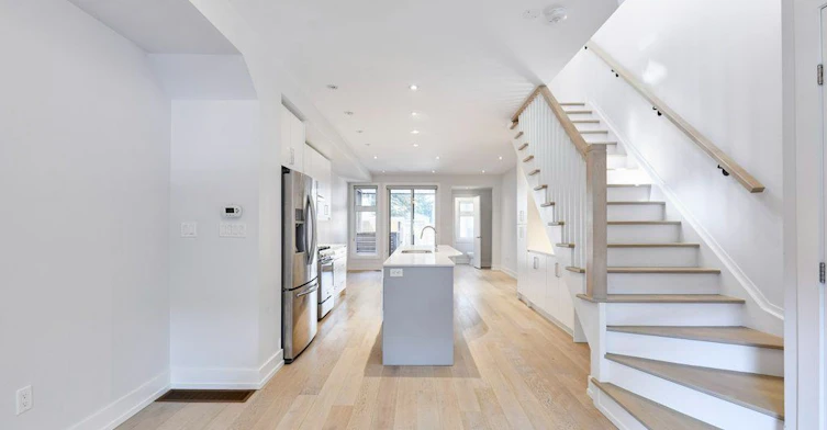 Main/Upper-38 Shudell Avenue, Toronto, ON, M4J 1C7 - 7