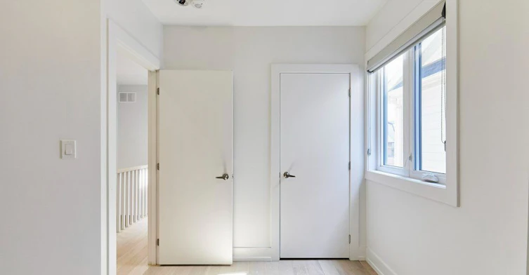 Main/Upper-38 Shudell Avenue, Toronto, ON, M4J 1C7 - 24