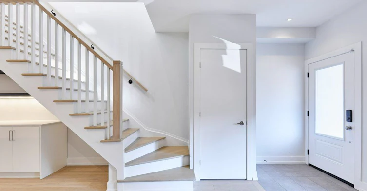 Main/Upper-38 Shudell Avenue, Toronto, ON, M4J 1C7 - 5