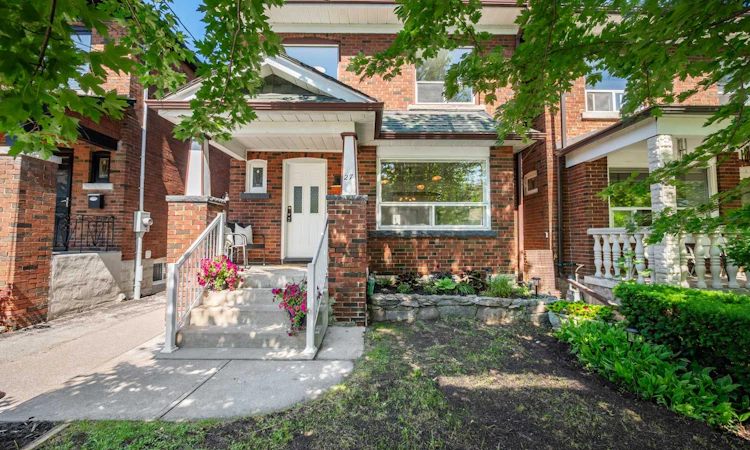 27 Lesmount Avenue