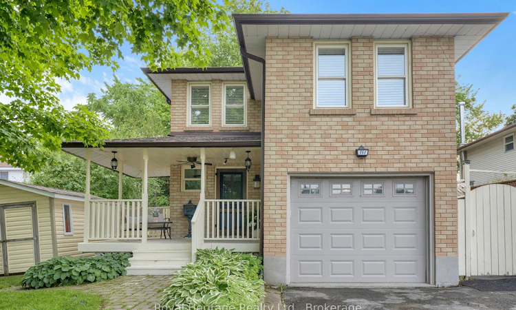 868 William Booth Crescent