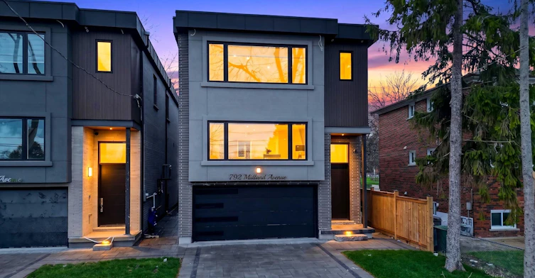792 Midland Avenue, Toronto, ON, M1K 4E7 - 3