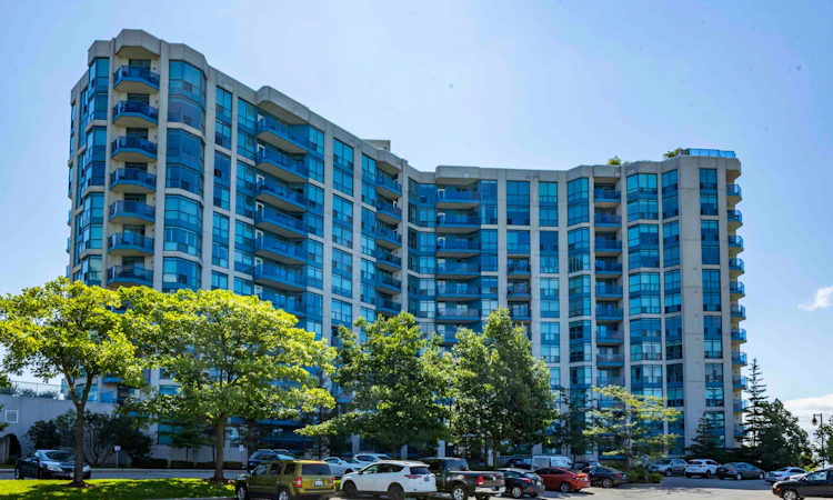 402-340 Watson Street W