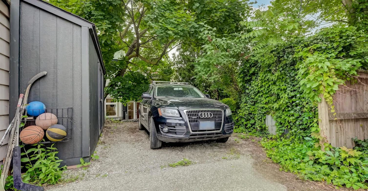 584 Logan Avenue, Toronto, ON, M4K 3B8 - 30