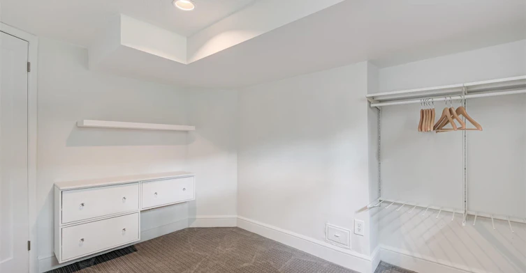 584 Logan Avenue, Toronto, ON, M4K 3B8 - 19