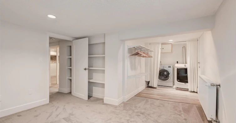 584 Logan Avenue, Toronto, ON, M4K 3B8 - 21