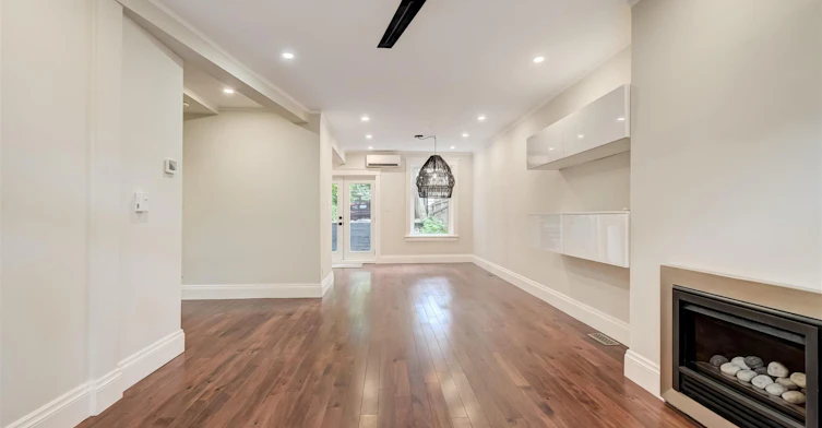 584 Logan Avenue, Toronto, ON, M4K 3B8 - 6