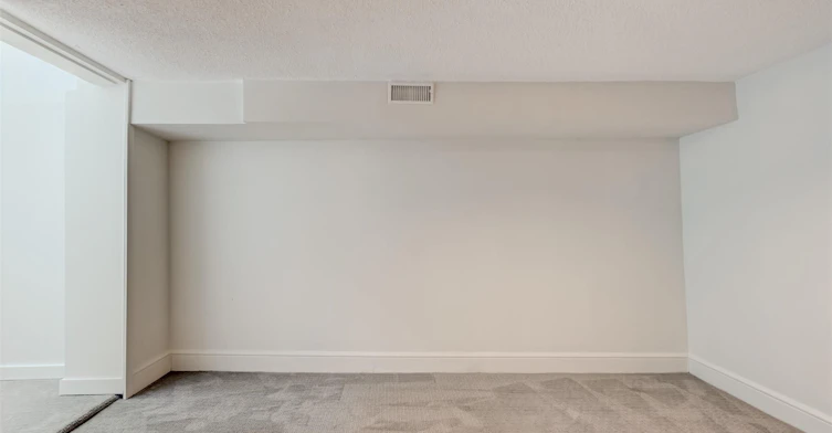 584 Logan Avenue, Toronto, ON, M4K 3B8 - 22
