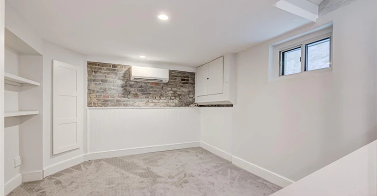 584 Logan Avenue, Toronto, ON, M4K 3B8 - 17